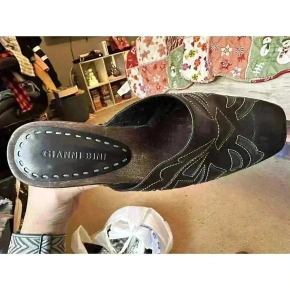 Gianni Bini Saddle Leather Clogs Black Slip On Mules Square Toe Heels 7M - Picture 6 of 6